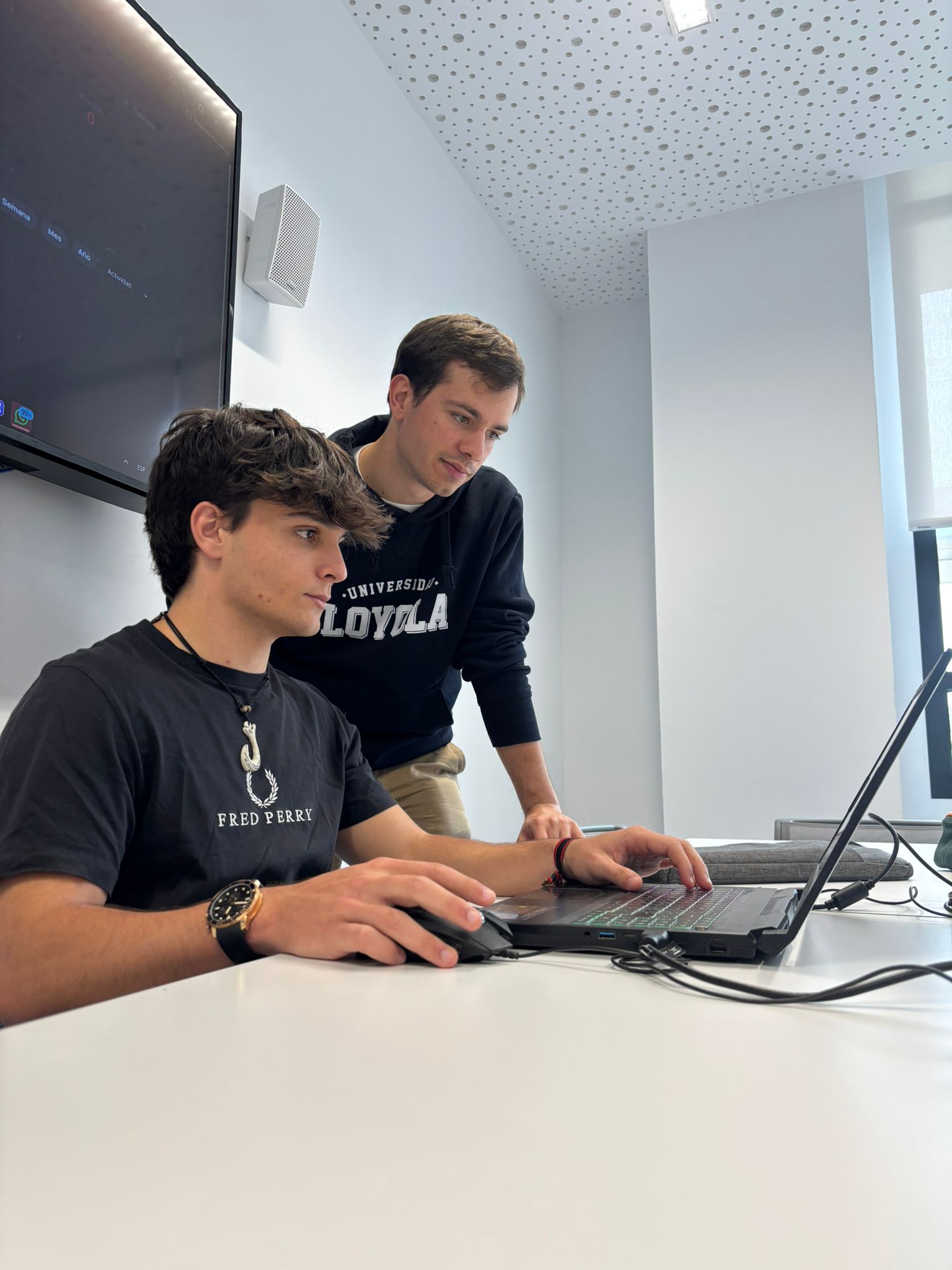 Misión de NotifAI con enfoque en seguridad, precisión y operación empresarial